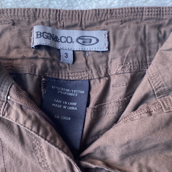 Woman’s shorts. Cargo style - Picture 2 of 3